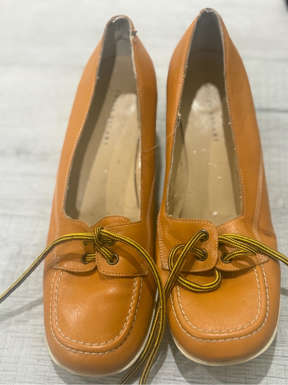 Women's Lace-Front kitten heels in Cognac Orange